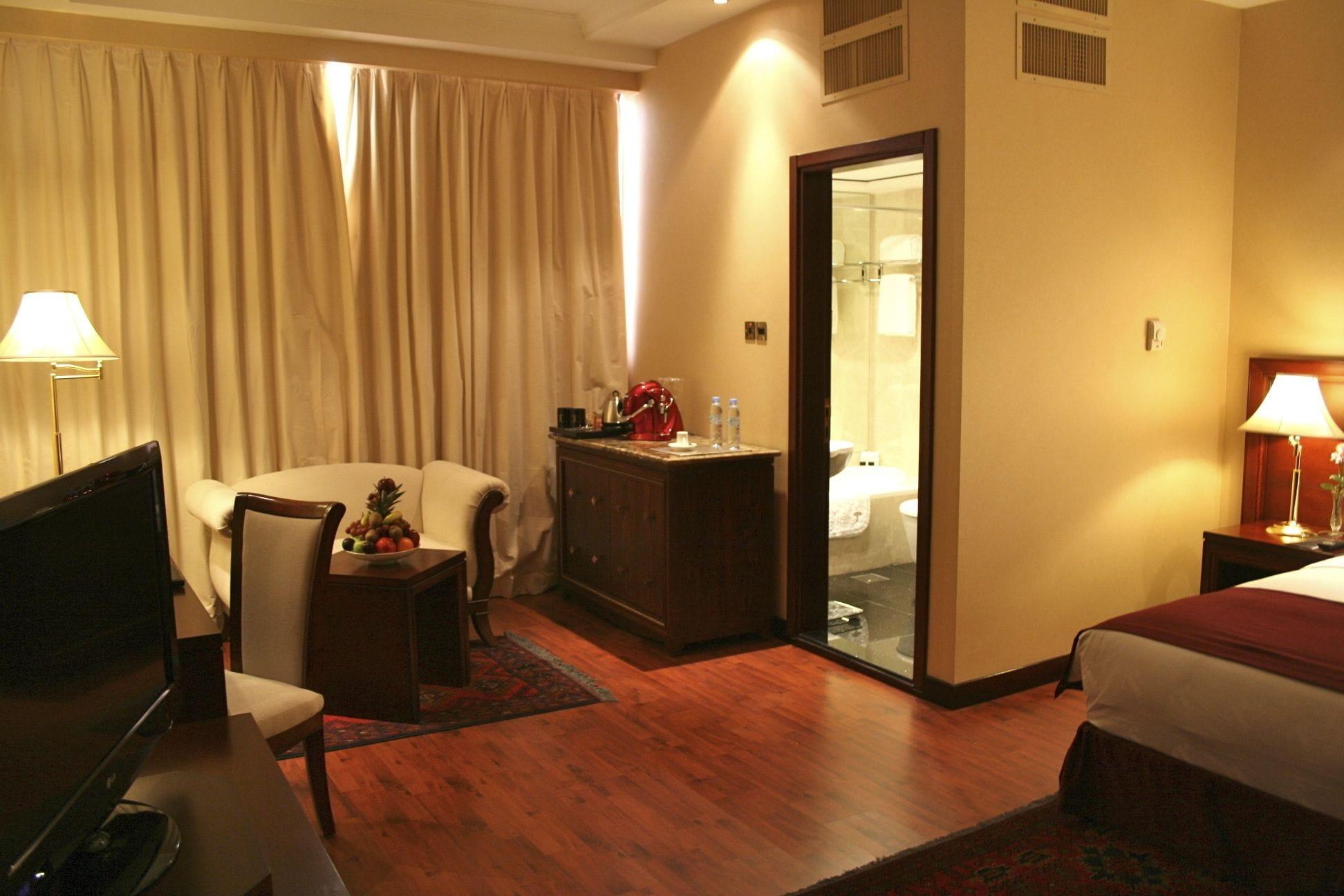 Trianon Royal Hotel Abu Dhabi Exterior photo