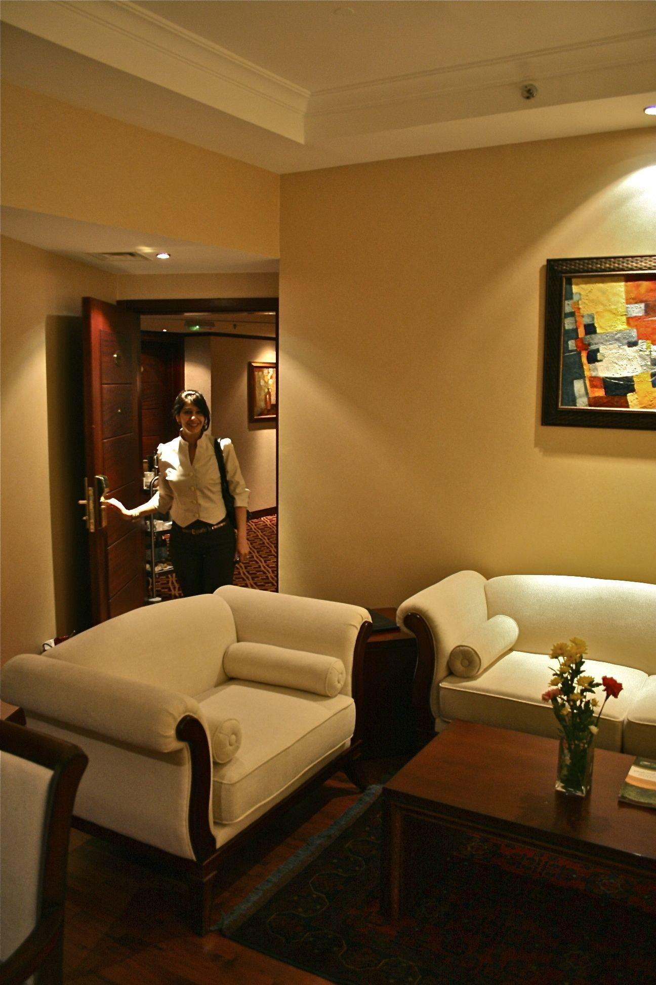 Trianon Royal Hotel Abu Dhabi Exterior photo