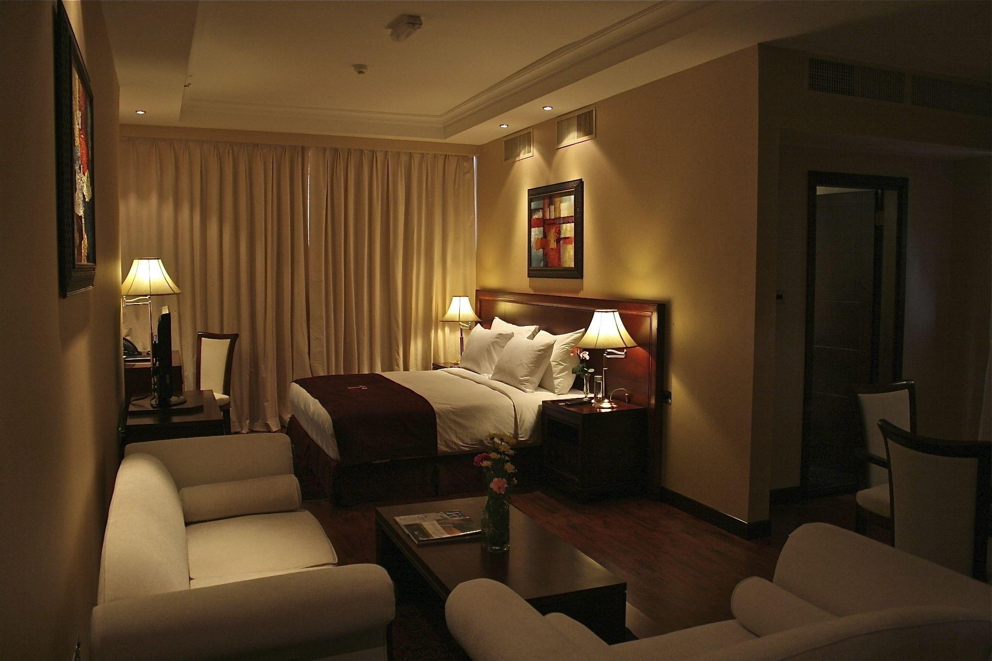 Trianon Royal Hotel Abu Dhabi Exterior photo
