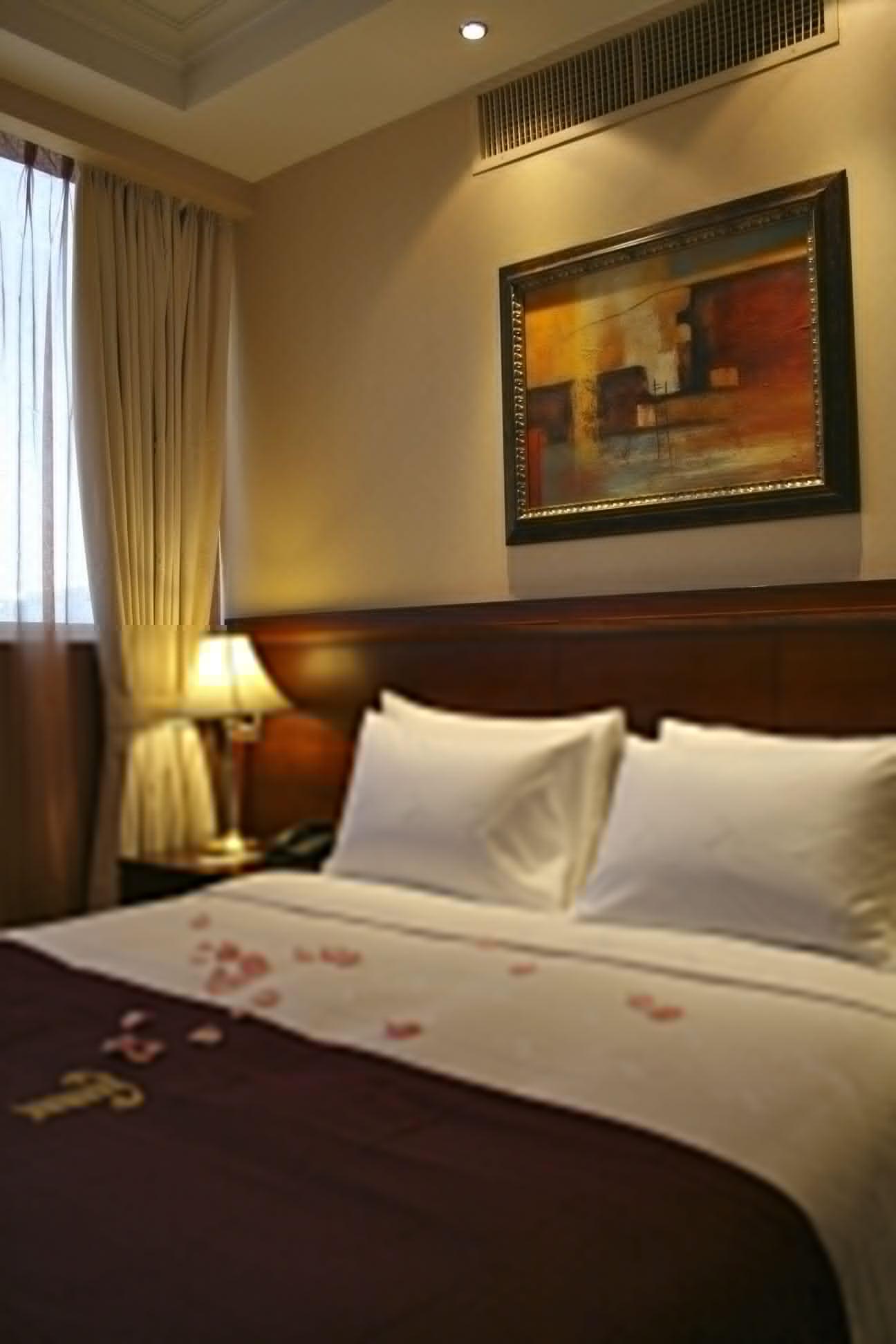 Trianon Royal Hotel Abu Dhabi Exterior photo
