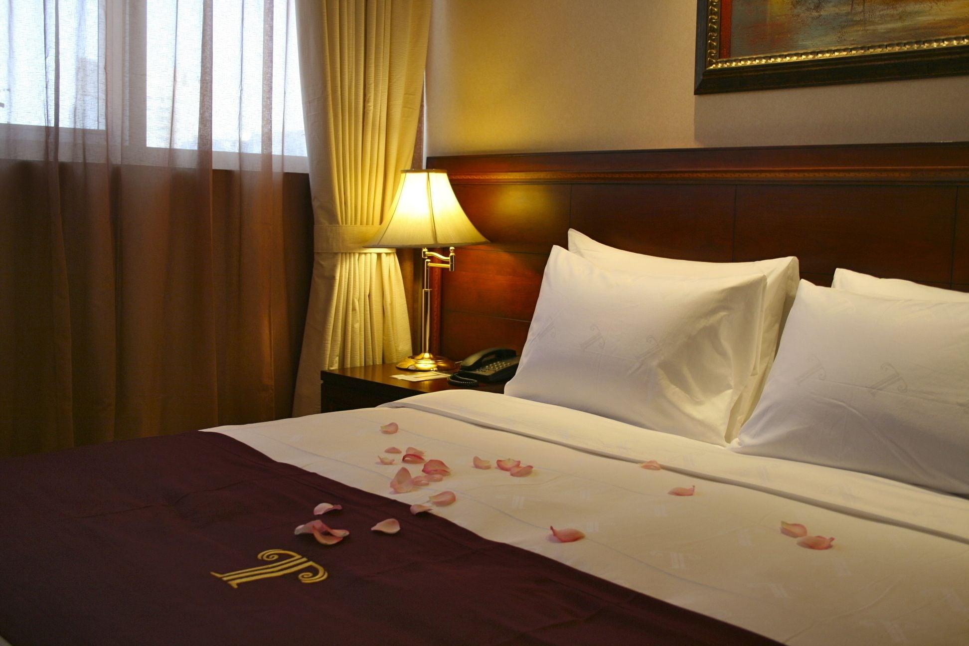 Trianon Royal Hotel Abu Dhabi Exterior photo