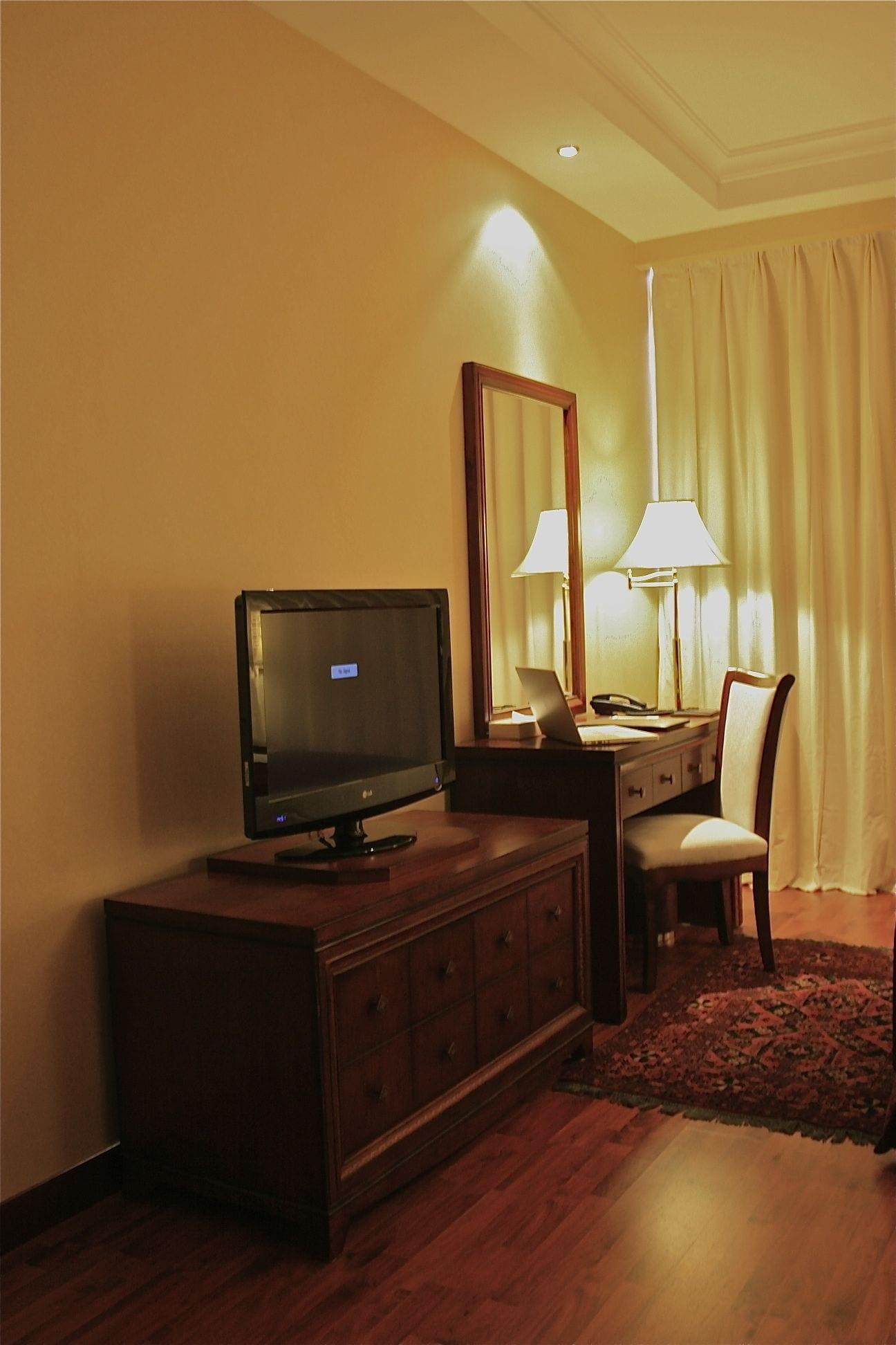 Trianon Royal Hotel Abu Dhabi Exterior photo