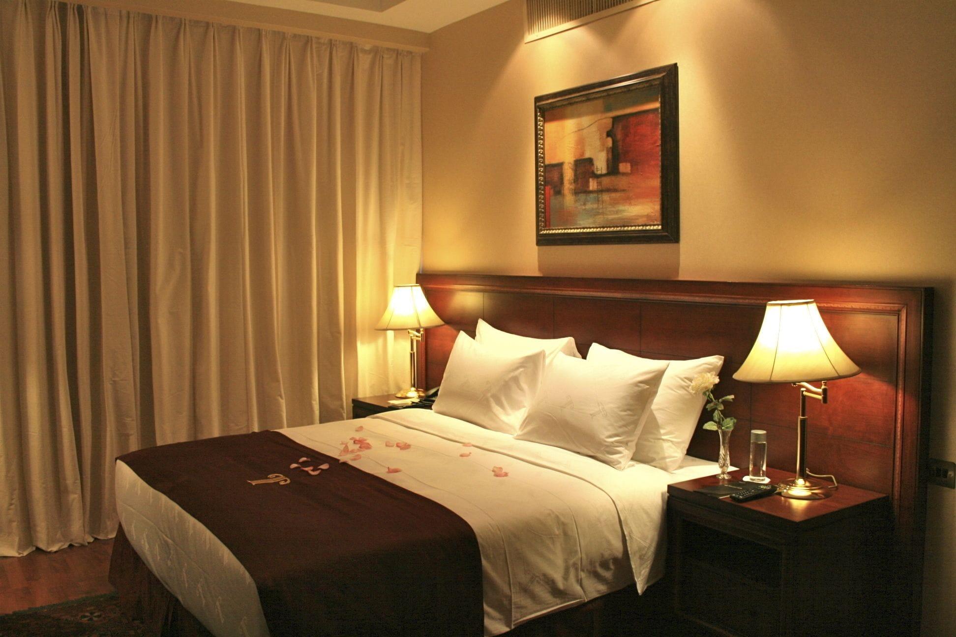 Trianon Royal Hotel Abu Dhabi Exterior photo